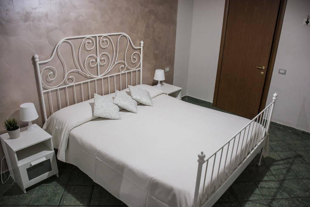 Cascina Gobba Hotel Milán Exterior foto